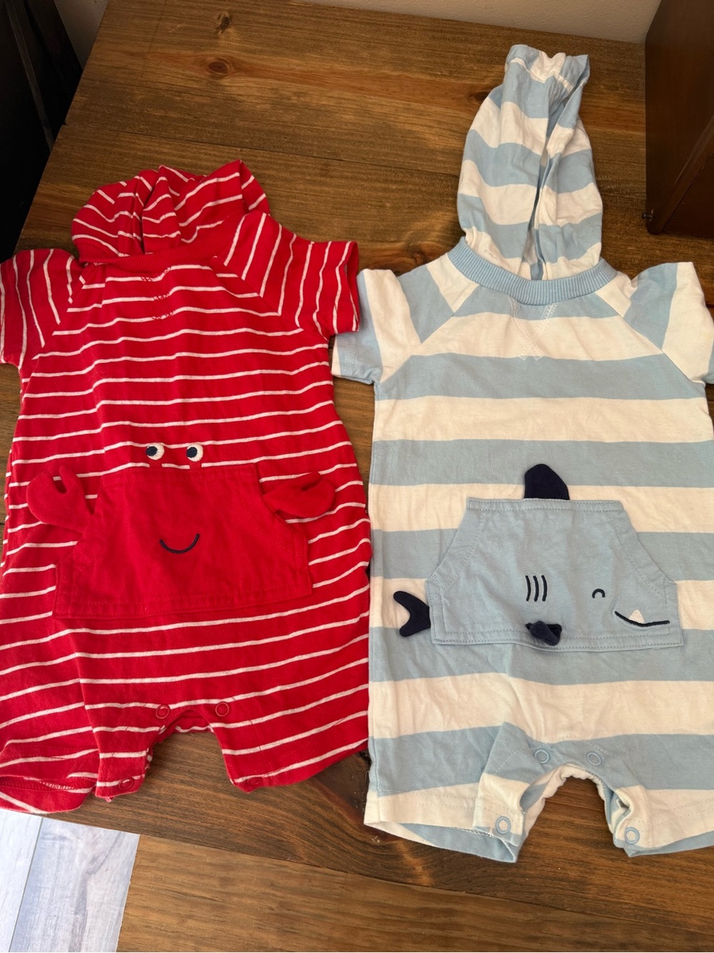 Carters Beach Outfits, Carters Size 12 Months Crab&Shark Hooded Baby Rompers Set
